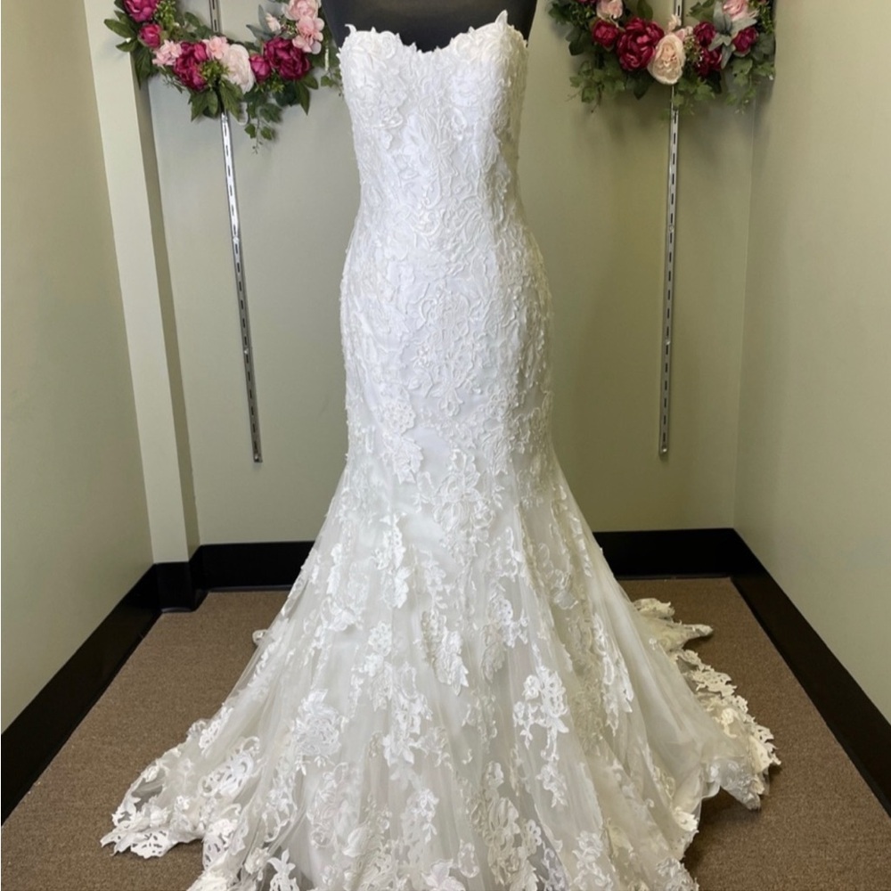 Maggie Sottero White Lace Wedding Dress